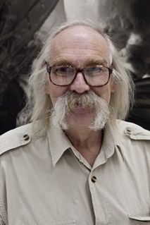 Josef Hník, Blízké předměty