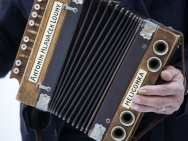 thmb-bobes-a-jeho-harmonika-5717.jpg