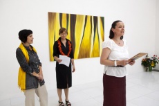 zleva-autorka-monika-holeckova-kuratorka-lucie-siklova-hosty-vita-manazerka-galerie-marketa-polakova-1689.jpg